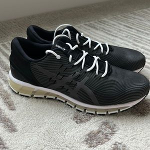 ASICS men’s sneakers